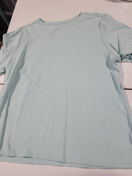 d&co Tops - Women's Light Aqua Short Sleeve Crewneck Tee
